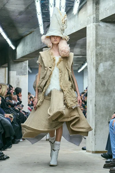 Look 13